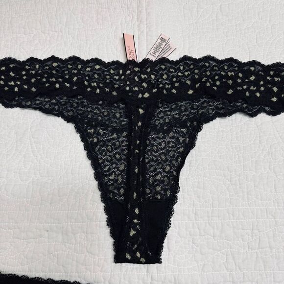 NWT (XXL) Victoria’s Secret Sparkly Black Lace Thong Panty Gold Shimmer Animal P - Picture 5 of 6